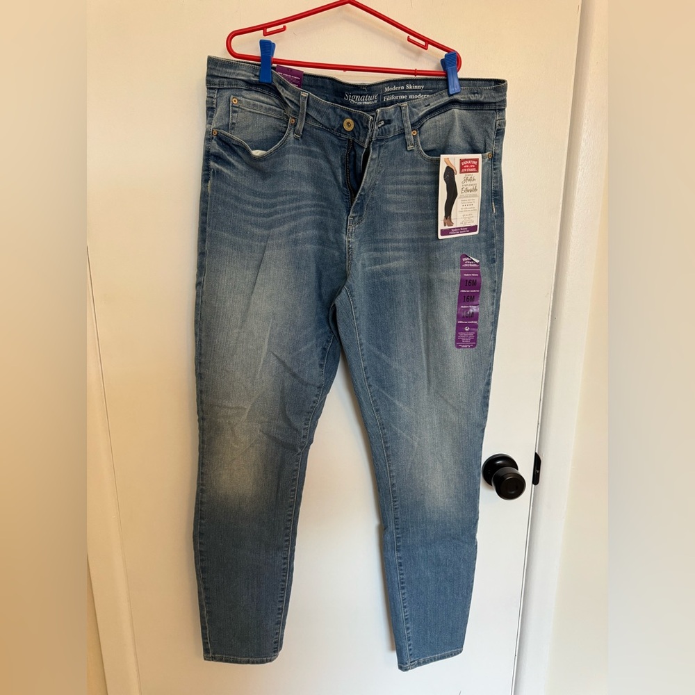 Signature by Levi Strauss Women's Light Blue Skinny Jeans Size 16